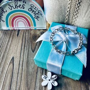 Tiffany & Co Oval Link Bracelet in Silver, 7"